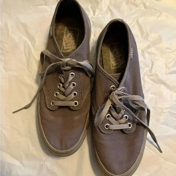 Vans Gray Low Top Size Women’s 9 - Picture 3 of 9